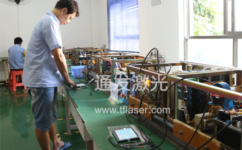 通發(fā)激光電源質檢現(xiàn)場